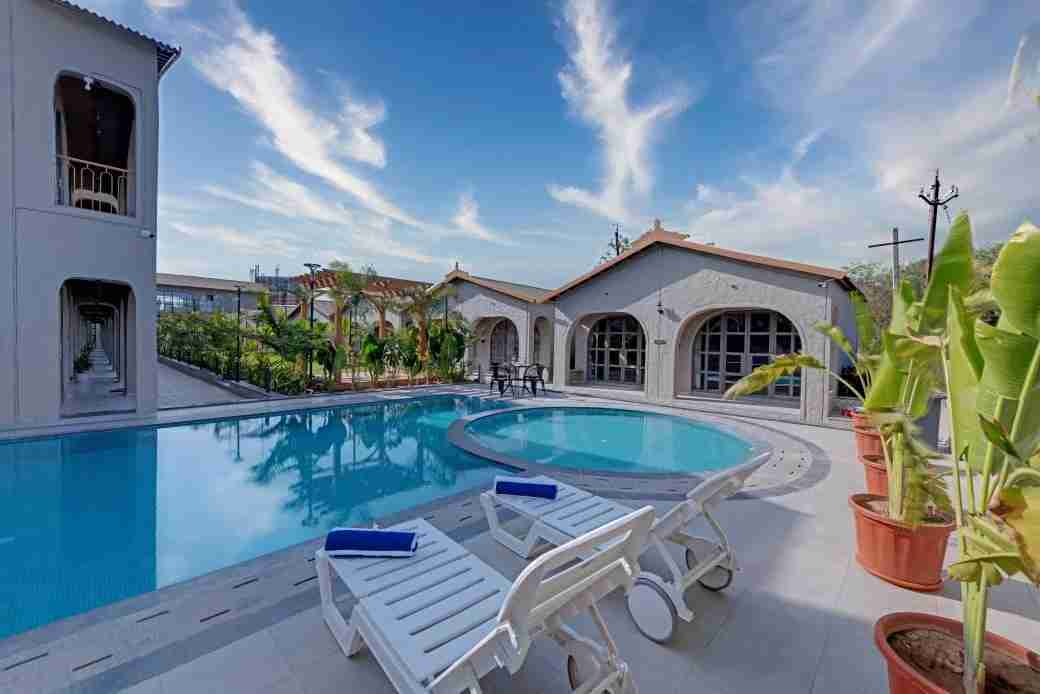 Villa Euphoria Resort